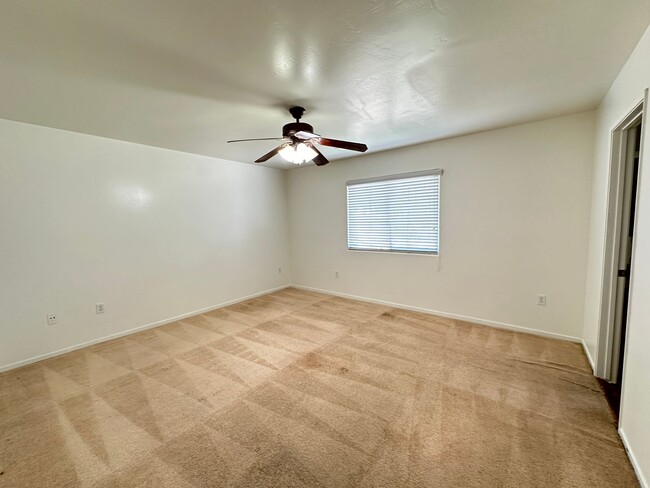 Building Photo - 3 Bed, 2 Bath Home with Spacious Backyard!
