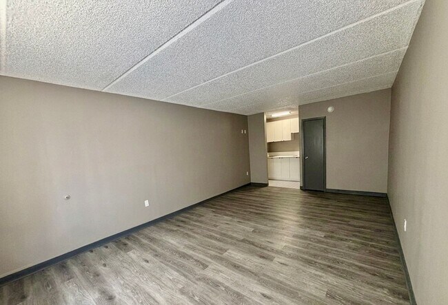 Building Photo - 5020-161 Irlo Bronson - OLAM STUDIO APARTMENTS