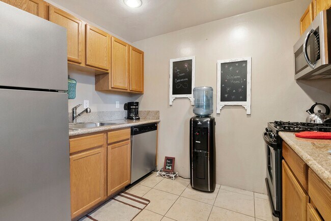 Building Photo - Live Smart & Stylish in This 2-Bedroom Urb...