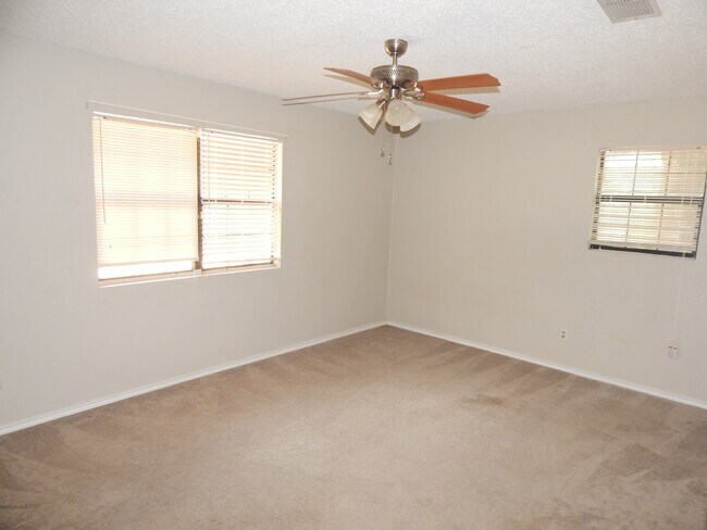 Building Photo - Winona ISD: 3 Bedroom, 2 Bath Home in a Co...