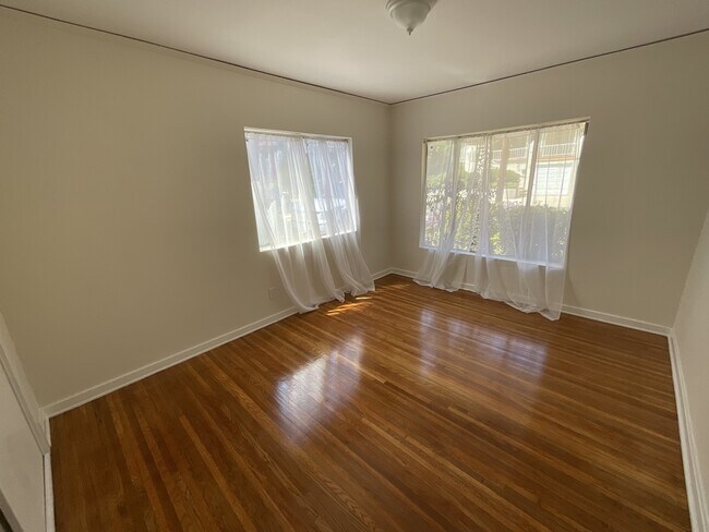 Building Photo - 2724 Locksley Pl