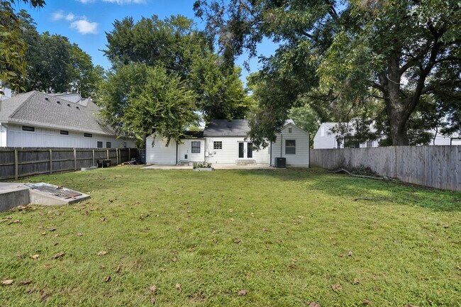 Building Photo - Charming 3-Bedroom Near Brookside & The Ga...