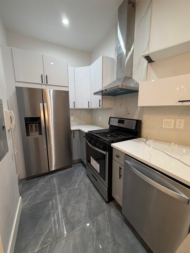 Building Photo - 202 48th St