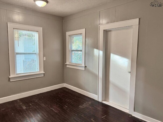 Building Photo - 3008 Cumberland Ave