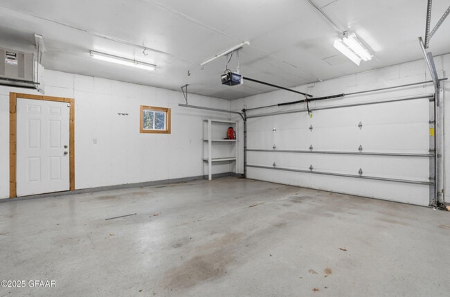 Building Photo - 5191 W Lanark Dr