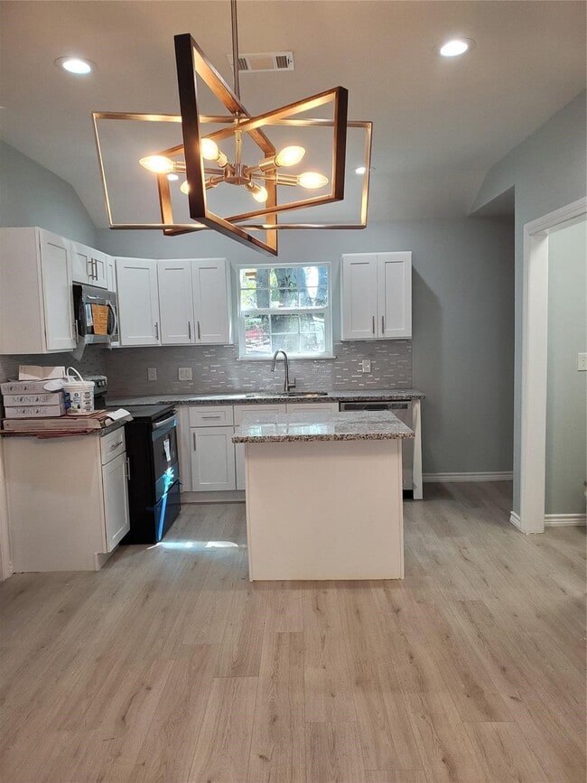 Building Photo - 6815 Sidney St