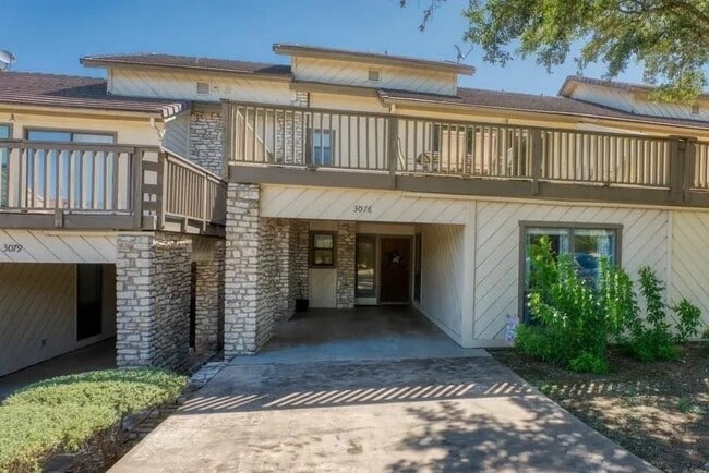 Primary Photo - 307 Crestview