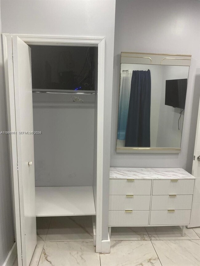 Building Photo - 2242 Polk St