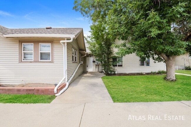 Primary Photo - 861 Egbert St