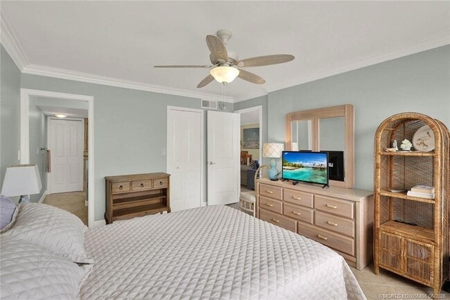 Building Photo - 9490 S Ocean Dr