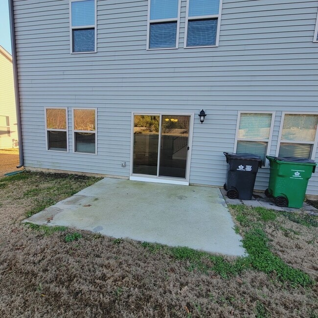 Building Photo - Spacious 4BR/.5BA Home in Steele Creek