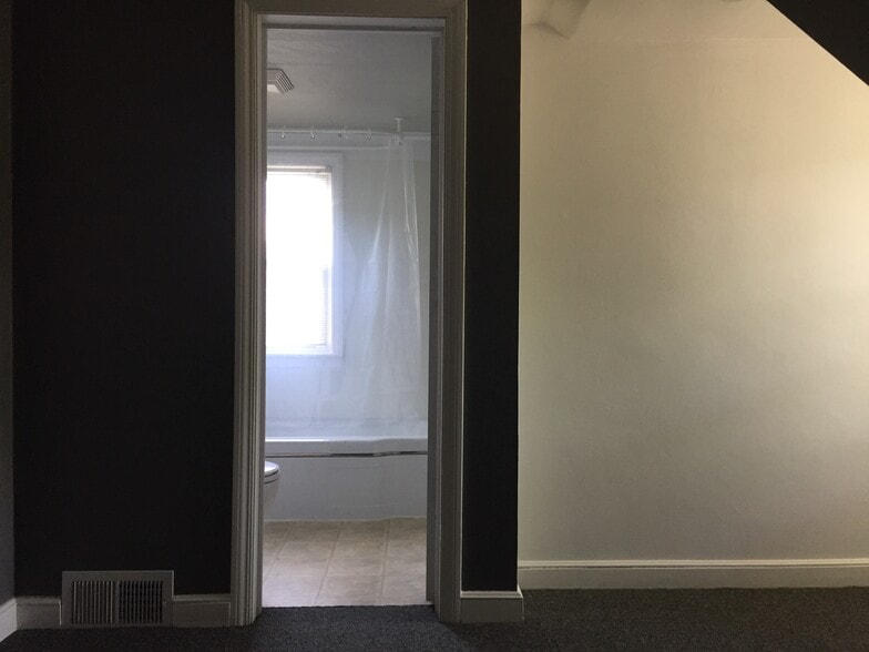 Office - 836 Evergreen St