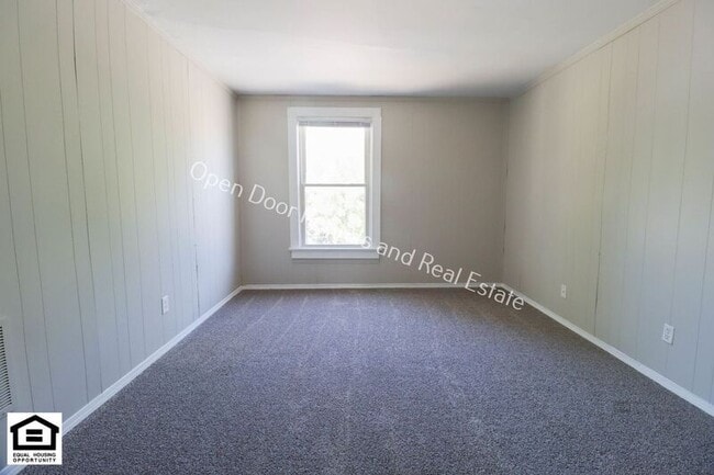 Building Photo - 317 W Masterson Ave