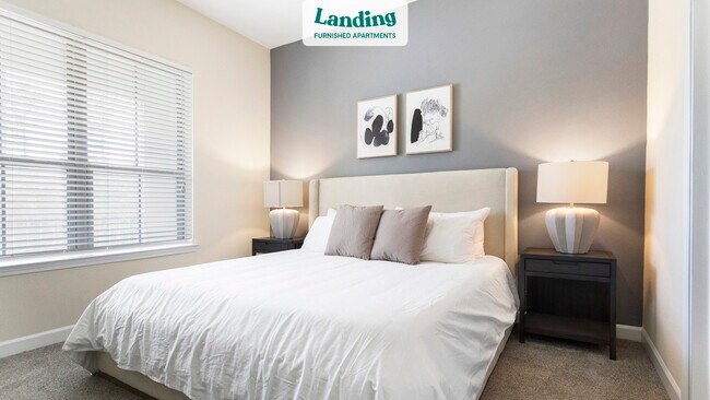 Building Photo - 13050 Gran Bay Pkwy