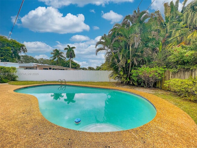 Building Photo - 192 SW 62nd Terrace