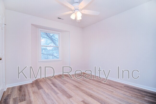 Building Photo - 6120 Meadow Rose Ln