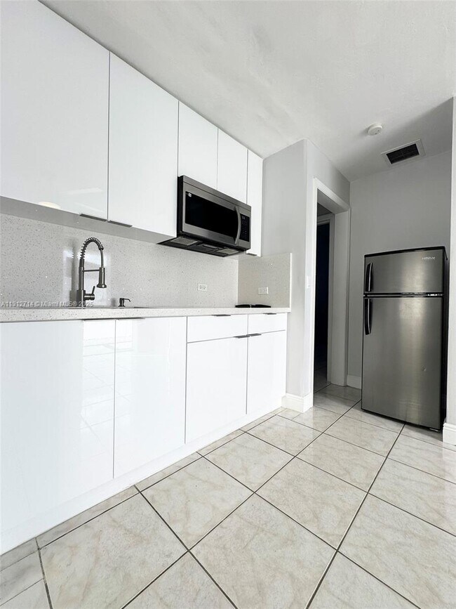 Building Photo - 6174 W 14th Ave