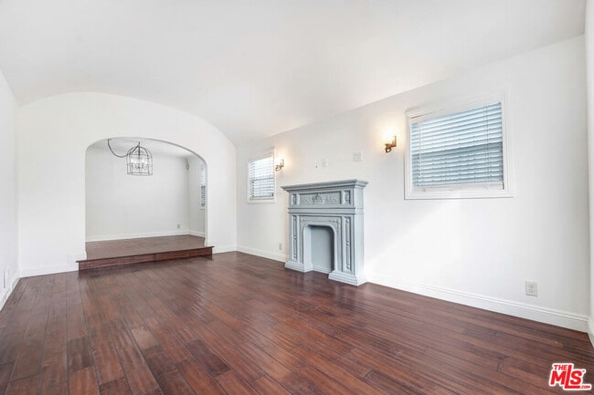 Building Photo - 2315 Cochran Ave