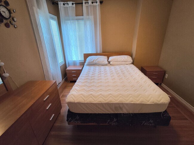 Building Photo - Cozy 3 BD/2 BATH Single Family Home With 2 Floors Located in Albany, Ca.