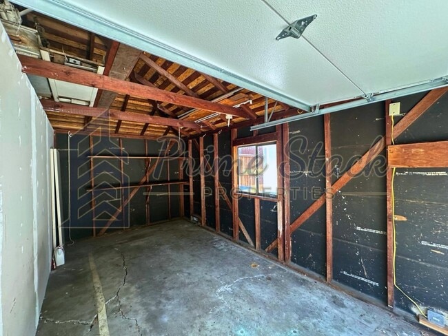 Building Photo - 120 Asbury St