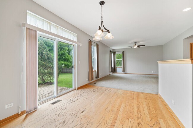 Building Photo - 2805 Overbeck Ln