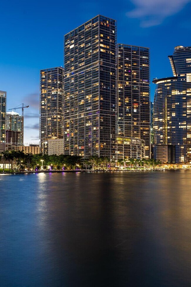 Building Photo - 465 Brickell Ave