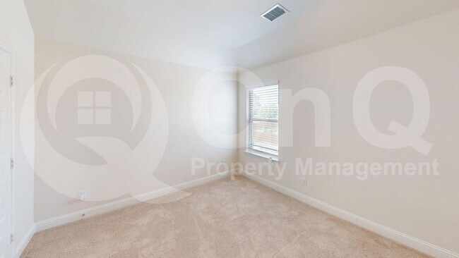 Building Photo - 333 ELK Dr