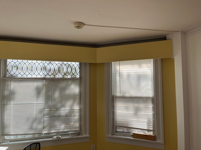 Building Photo - 236 N Grand St