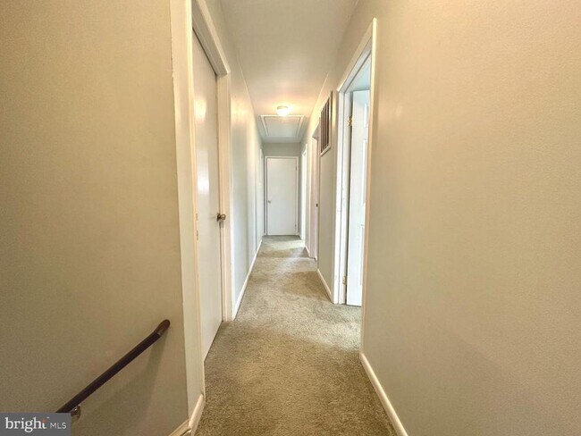 Building Photo - 9805 Binyon Ct