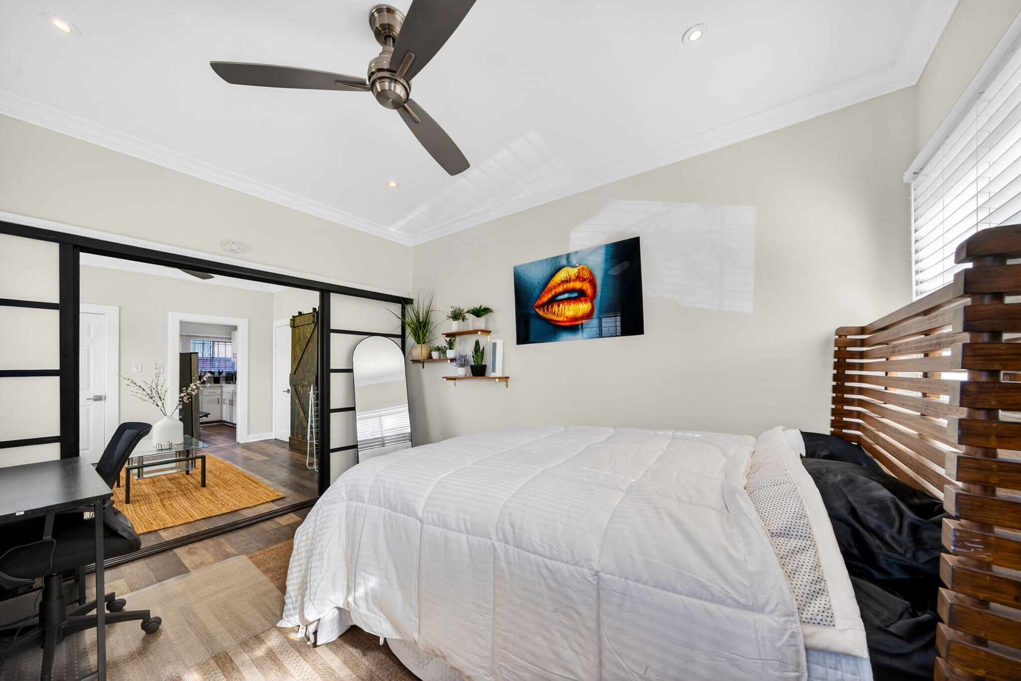 Building Photo - 5919 Lexington Ave