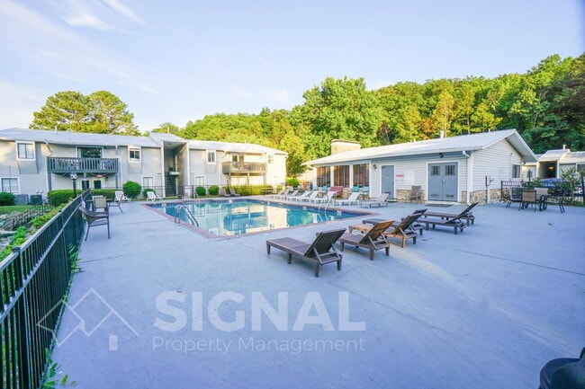 Building Photo - 616 Woodland Vlg
