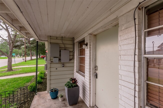 Building Photo - 1412 22nd St