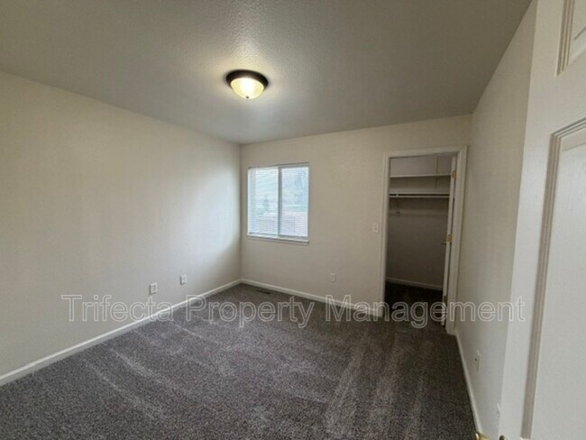 Building Photo - 3627 Glenbarr Ct