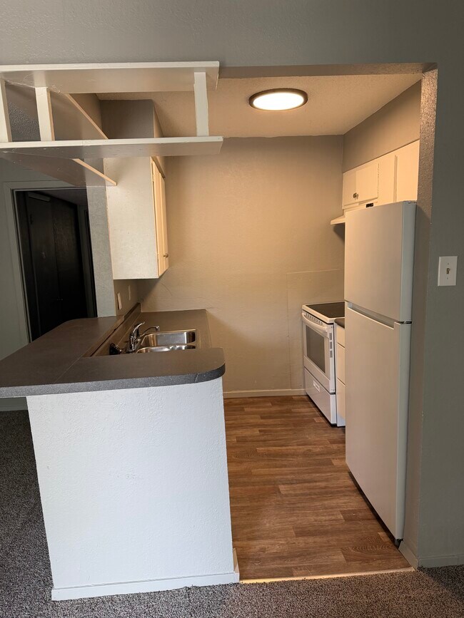 Building Photo - Pine Street Terrace