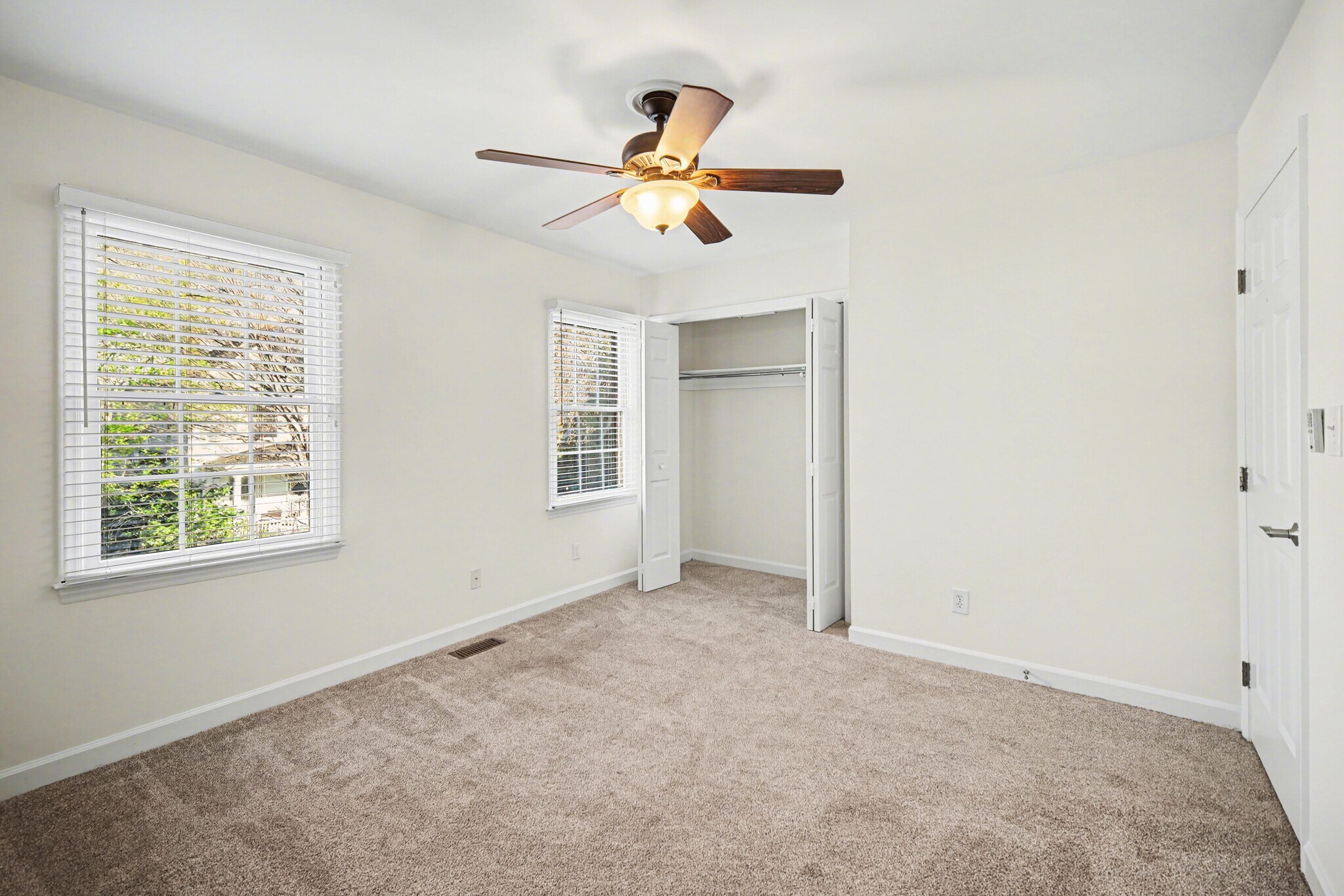 Building Photo - 520 N Poplar St