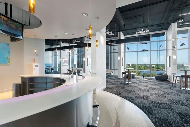 Building Photo - 150 E Robinson St