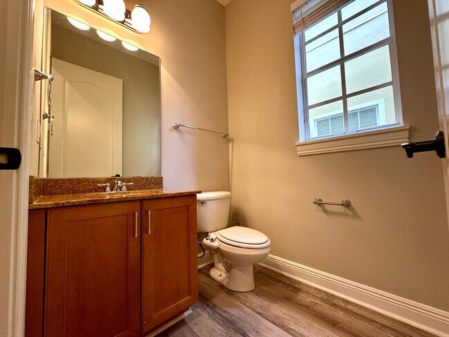 Building Photo - 224 W Bay Cedar Cir