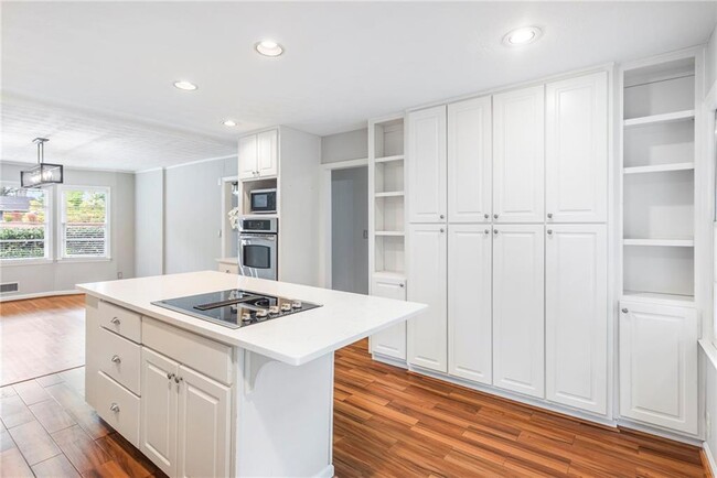 Building Photo - 5334 Harris Cir