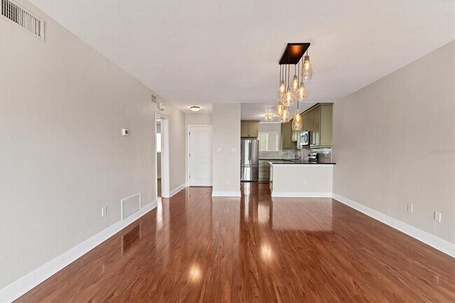 Building Photo - 301 S Gulfstream Ave