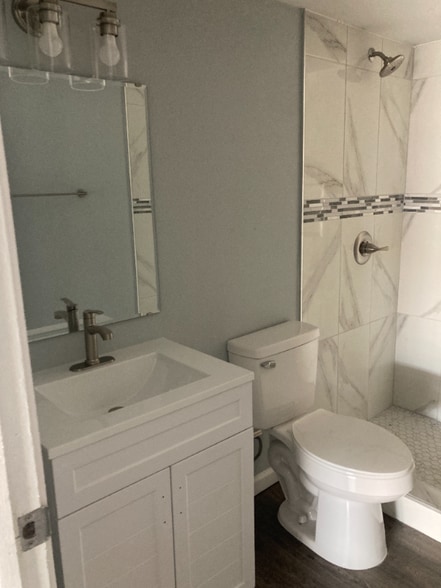 Building Photo - 2109 Kerria Ave