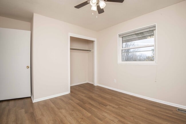 Building Photo - 3051 Dow Dr