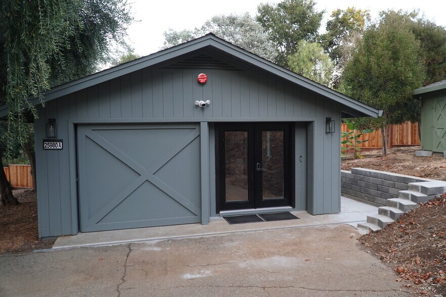 Building Photo - 25980 Todd Ln