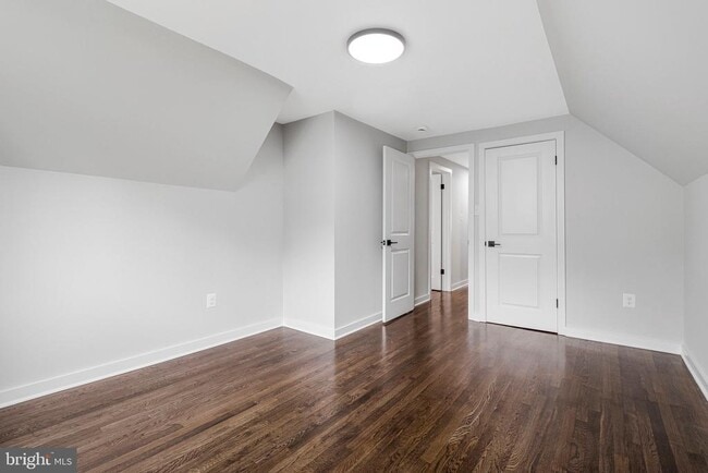 Building Photo - 5511 Callander Dr