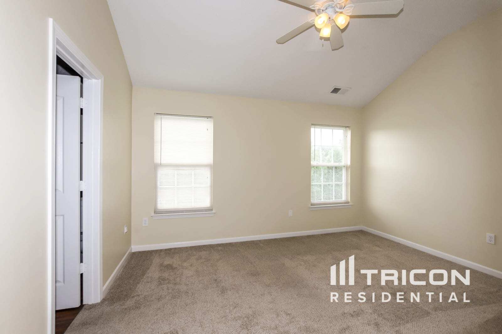 Building Photo - 4643 Fox Thorne Dr