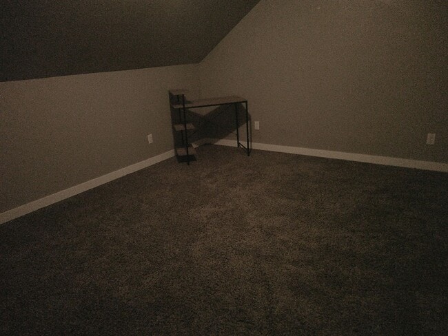 Building Photo - Cute studio Apartment