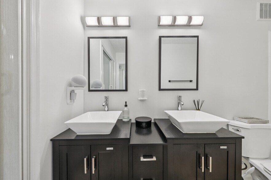 Building Photo - 2209 Hunters Run Dr