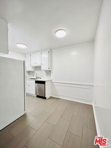 Building Photo - 1833 Normandie Ave