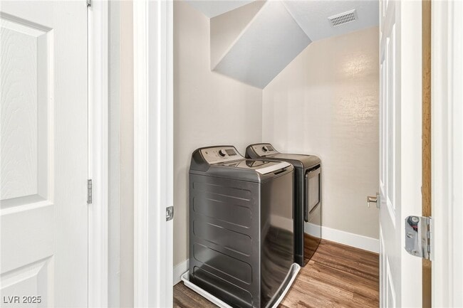 Building Photo - 10091 Sand Key St