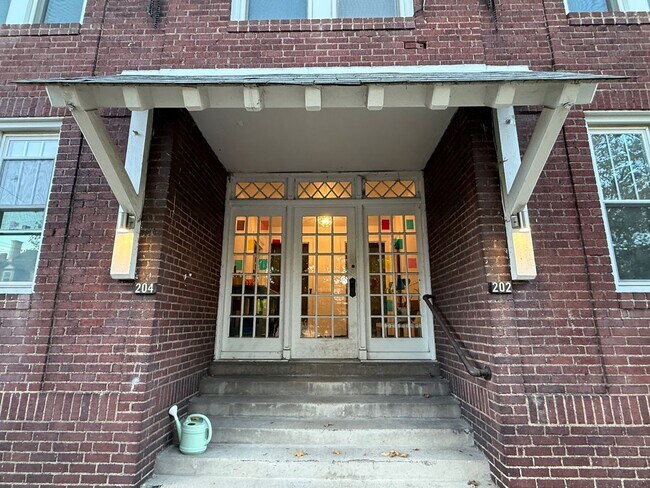 Building Photo - 204-204 S Braddock Ave