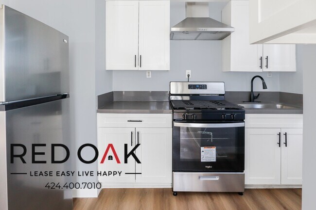 Building Photo - Bright One Bedroom with Stainless Steel Ap...